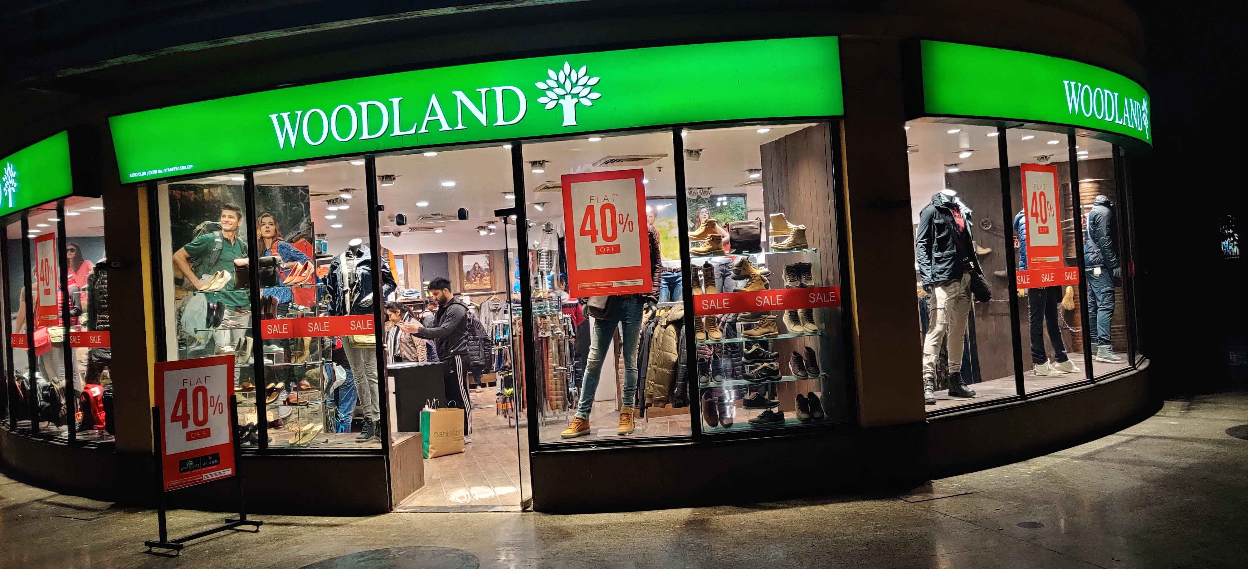 Woodland Showroom 40 Percent Sale [HD 